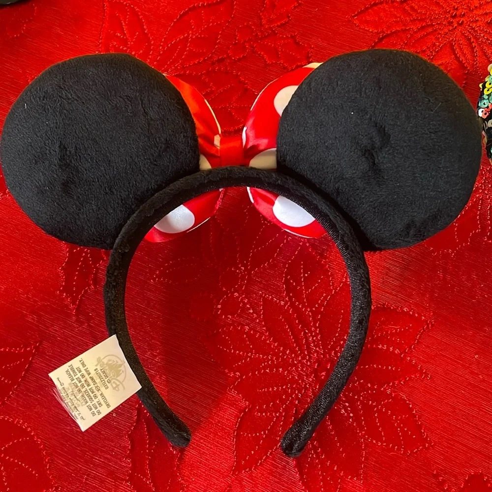 Disney classic Minnie Mouse ears headband